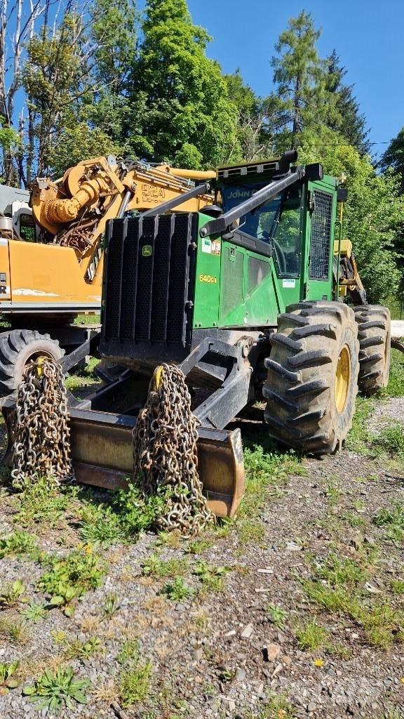 John Deere 640 G III Vonszolók