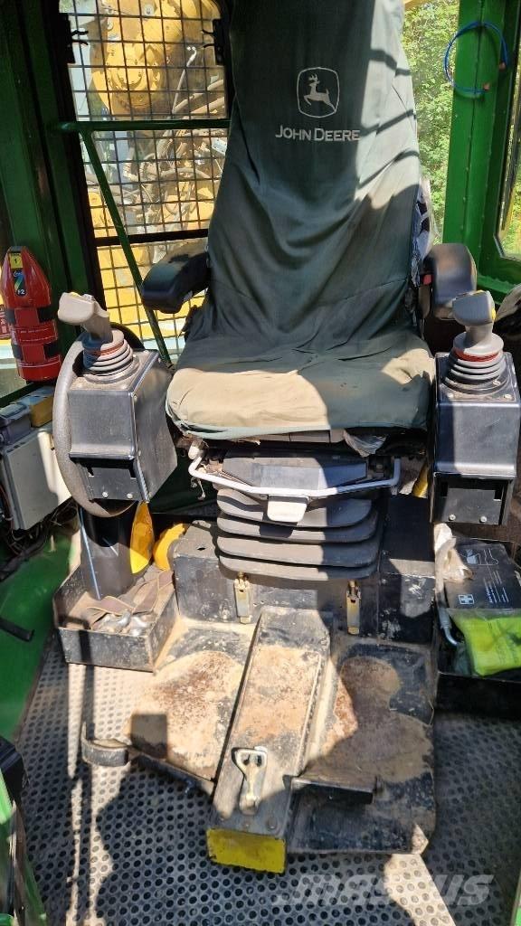 John Deere 640 G III Vonszolók