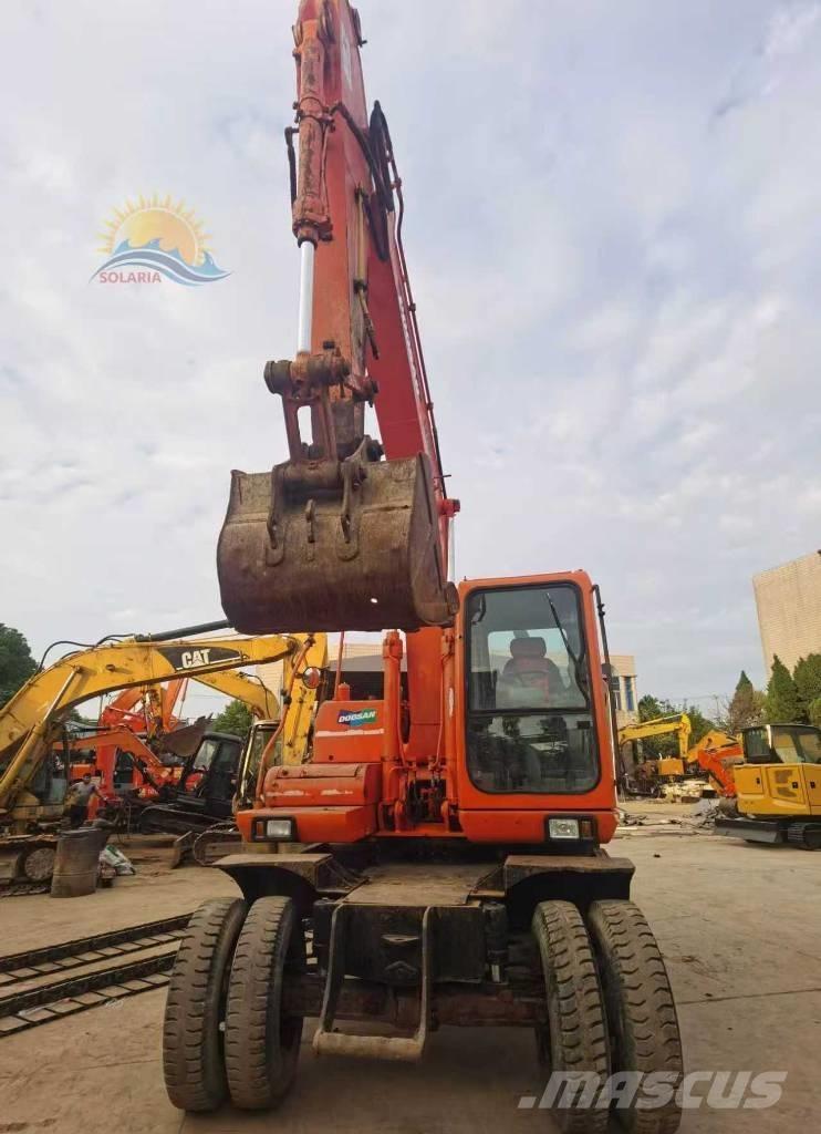 Doosan DH 150 W-7 Gumikerekes kotrók