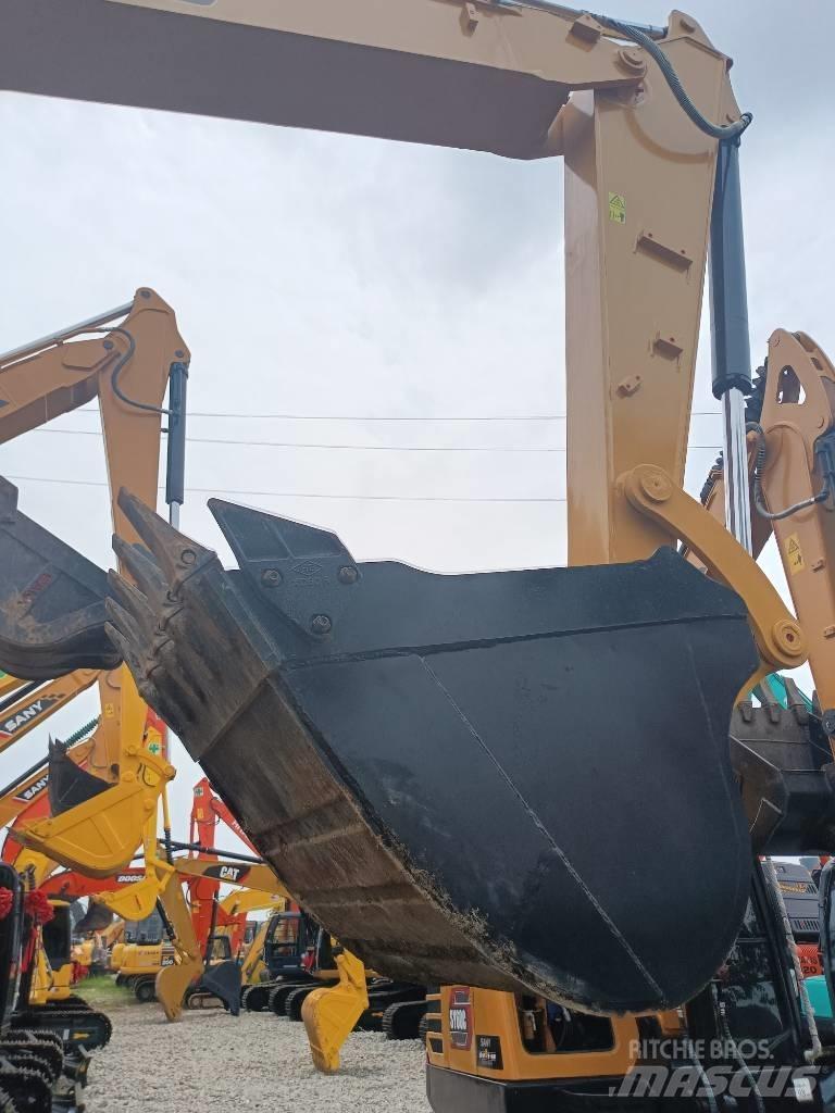 CAT 307 Mini kotrók < 7t