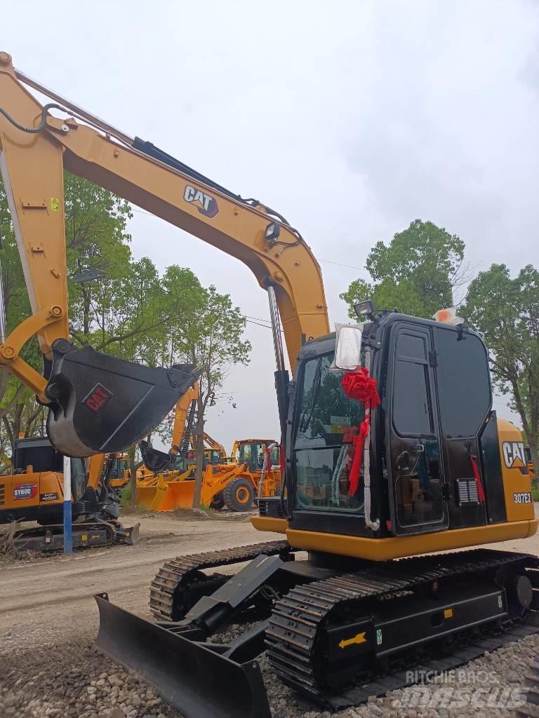 CAT 307 Mini kotrók < 7t