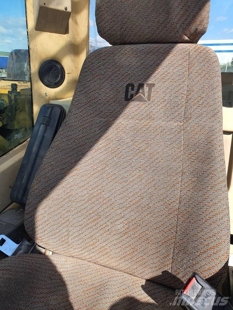 CAT 330 BL UHD Bontásra használt kotrók