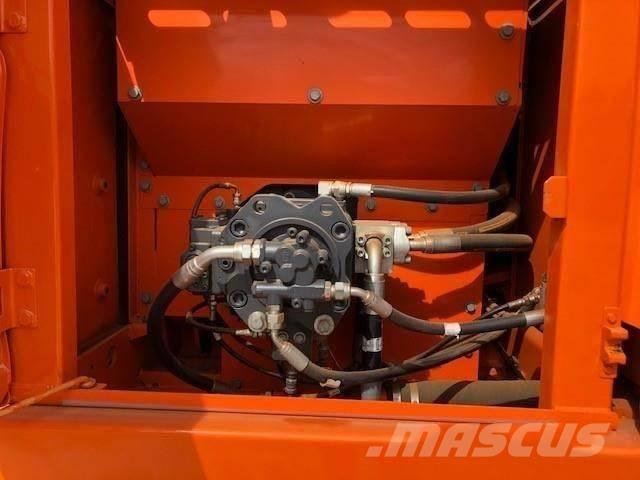 Doosan DX225 Lánctalpas kotrók