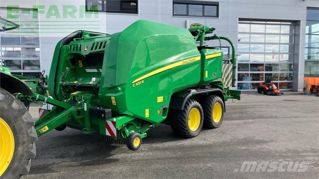 John Deere C451R Szögletes bálázók