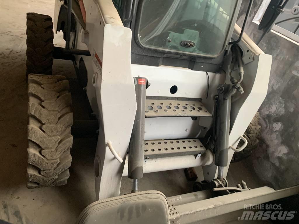 Bobcat S 300 Kompaktrakodók