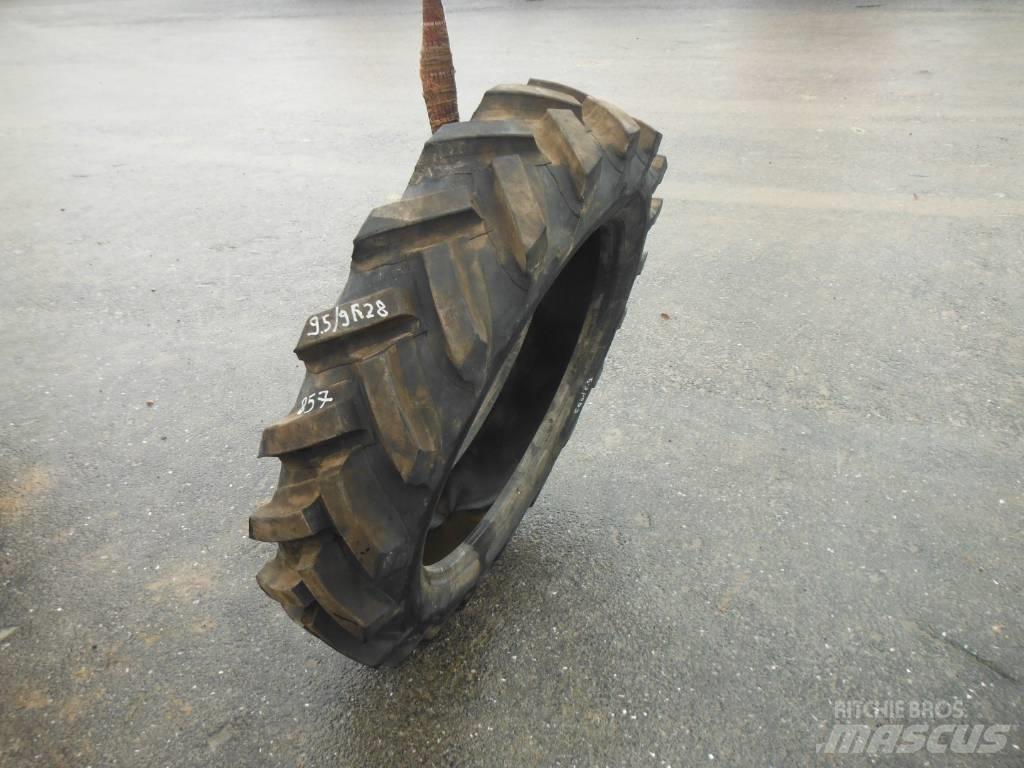Michelin 9.5/9R28 Gumiabroncsok, kerekek és felnik