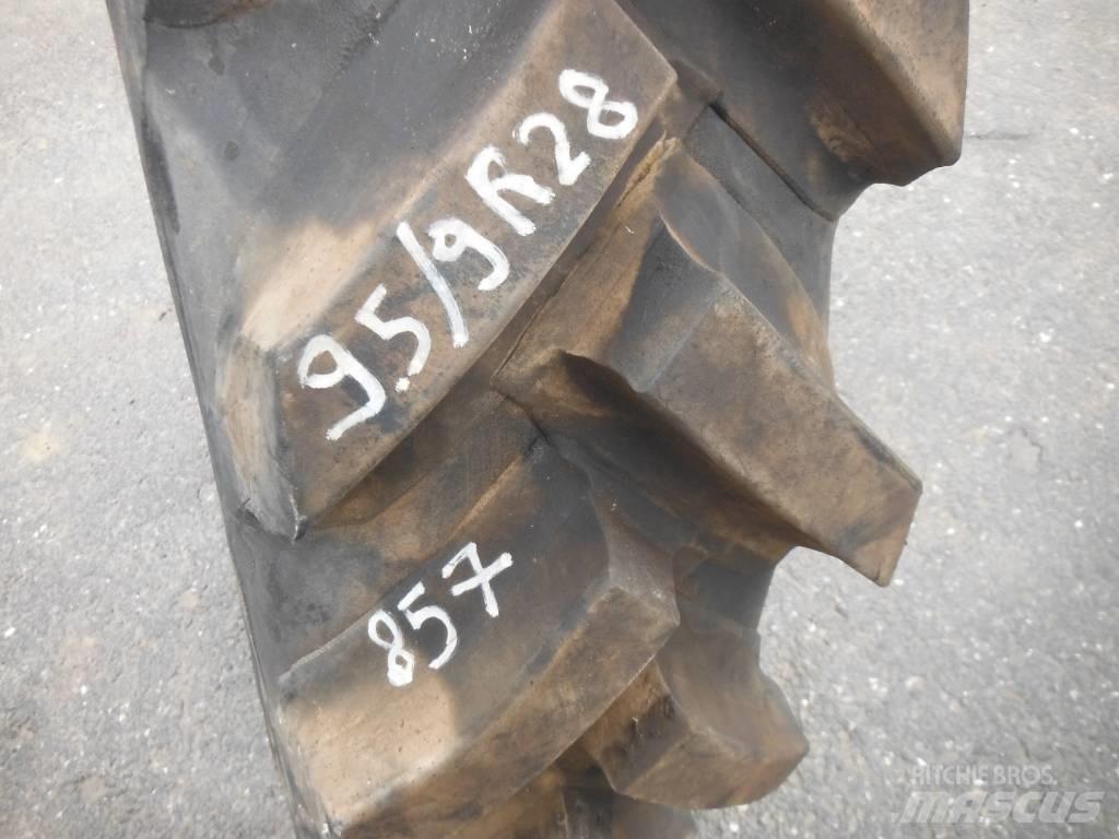 Michelin 9.5/9R28 Gumiabroncsok, kerekek és felnik