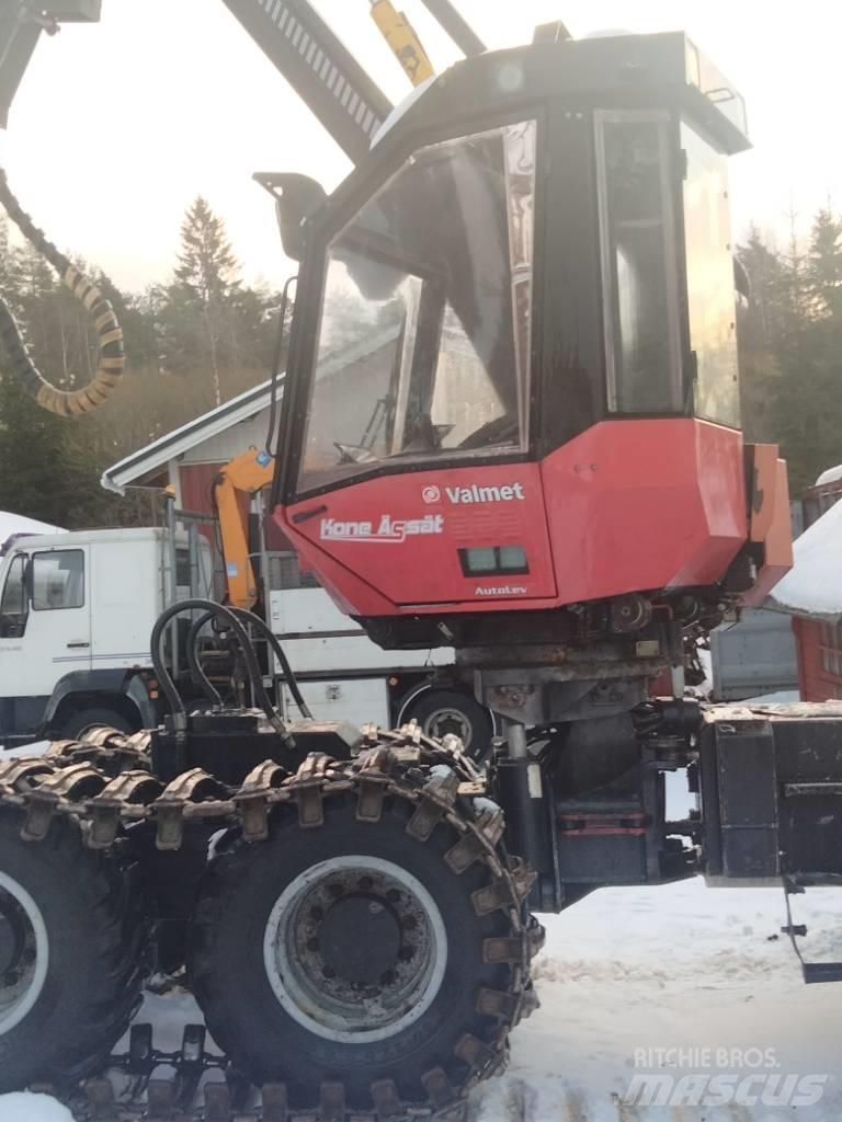 Valmet 901.3 Betakarítók