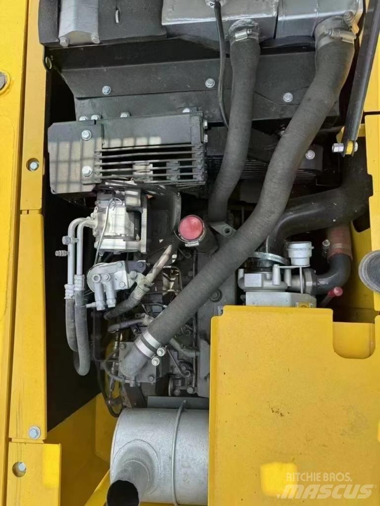 Komatsu PC 130 Lánctalpas kotrók