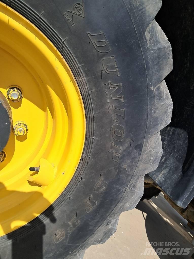 Komatsu WA100M-8 Gumikerekes homlokrakodók