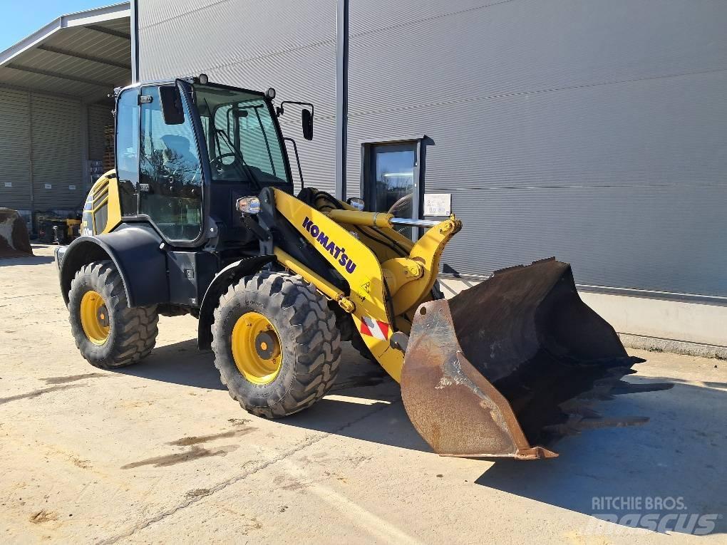 Komatsu WA100M-8 Gumikerekes homlokrakodók
