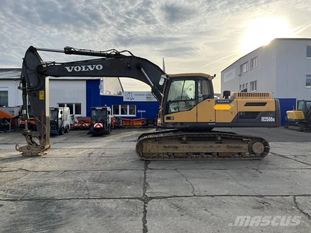 Volvo EC 250 D N L Lánctalpas kotrók