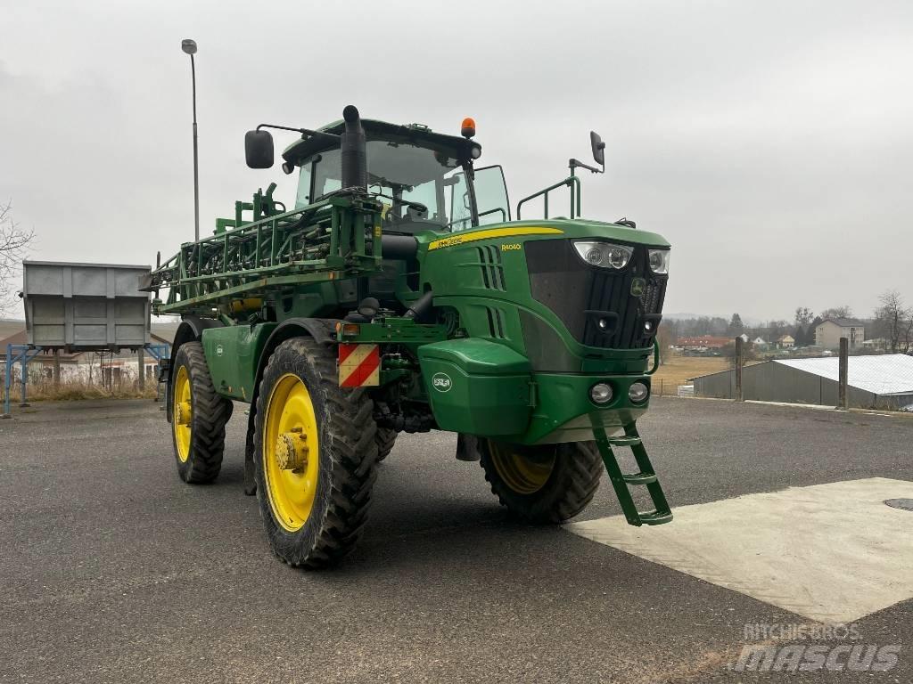 John Deere R4040i Önjáró trágyaszórók