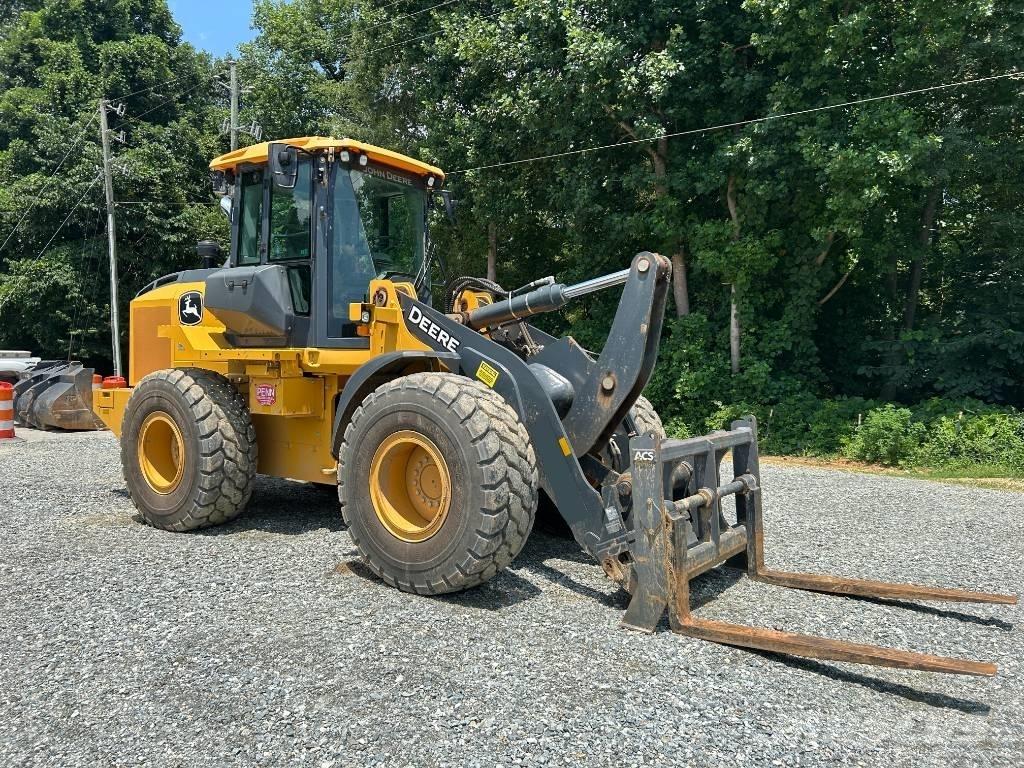 DEERE 544 P Series Gumikerekes homlokrakodók