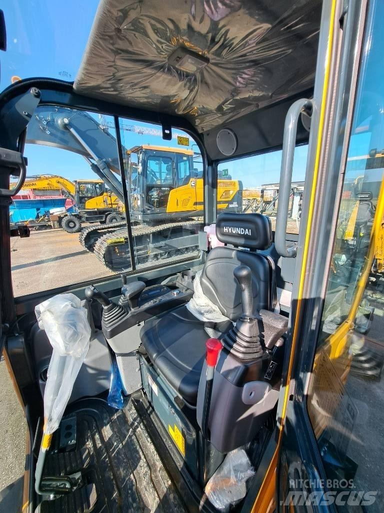 Hyundai R18-9AK Mini kotrók < 7t