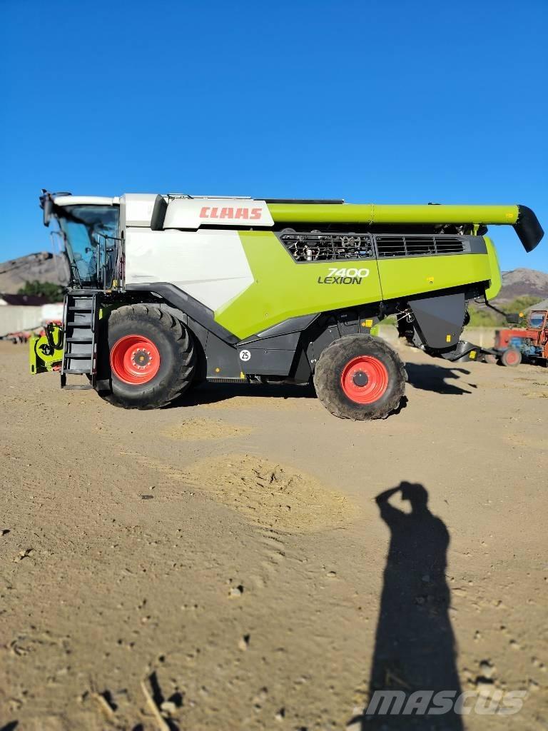 CLAAS Lexion 7400 Kombájnok