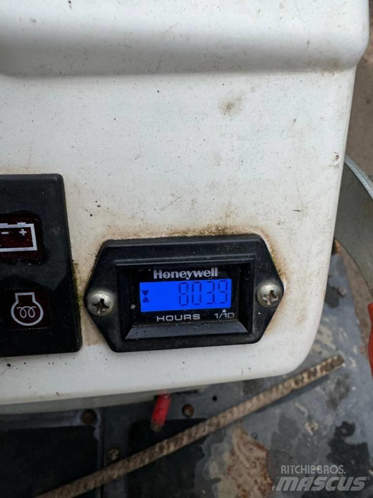 Bobcat E10Z Mini kotrók < 7t
