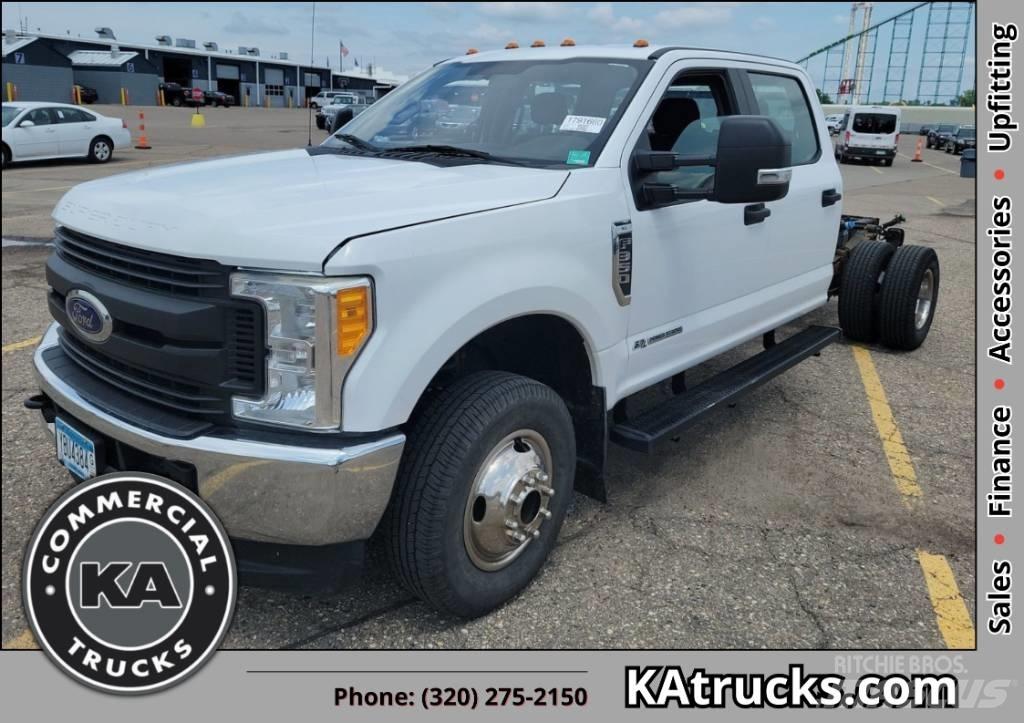 Ford F 350 XL SD Fülkés alváz