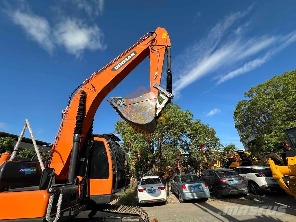 Doosan DX 225 LCA Lánctalpas kotrók