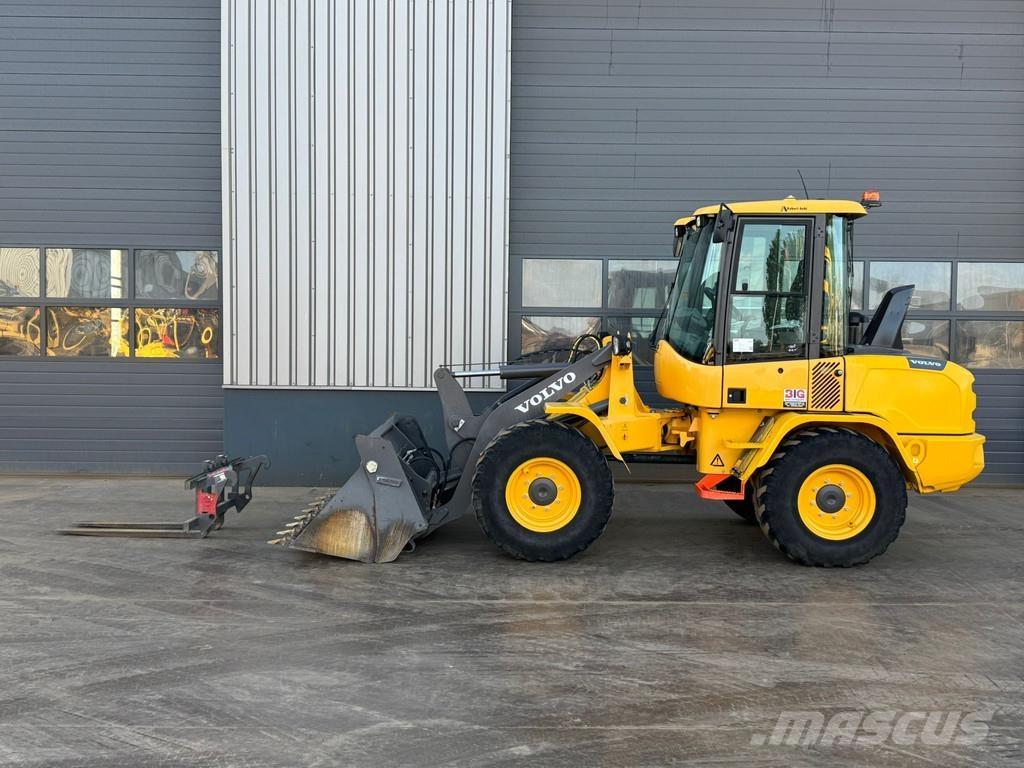 Volvo L30G Gumikerekes homlokrakodók