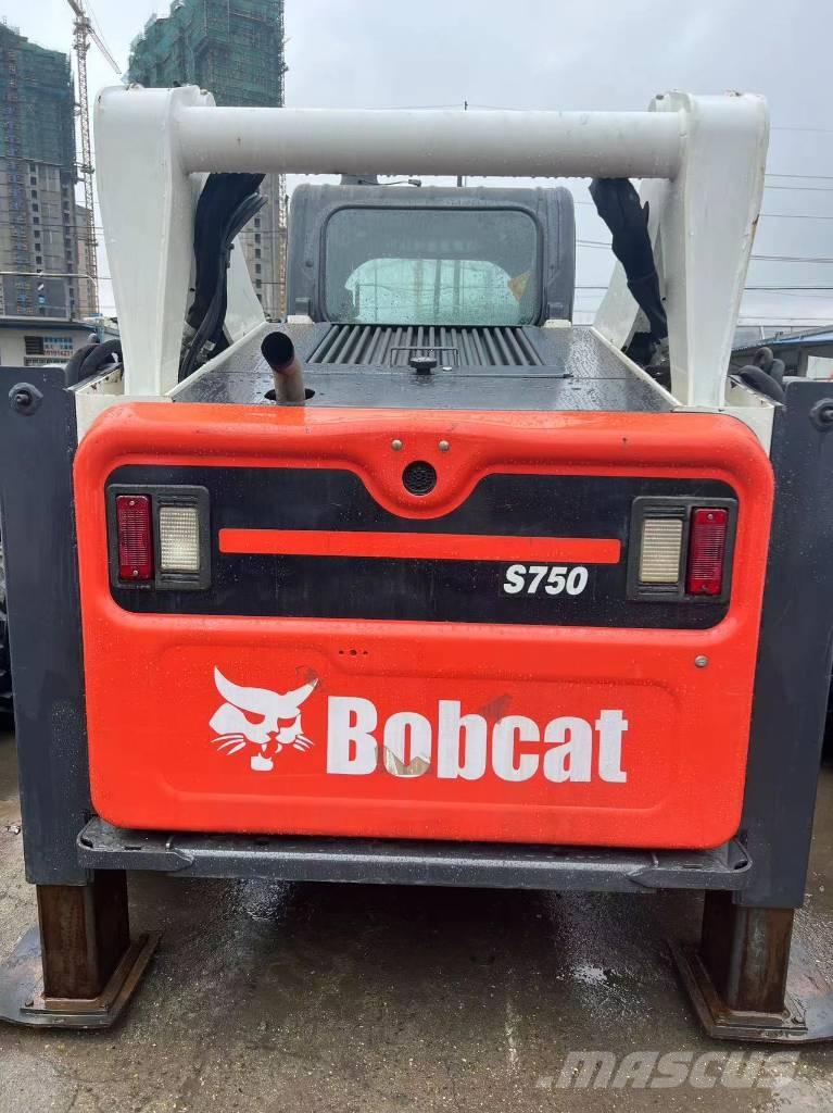 Bobcat S 450 Lánctalpas kotrók