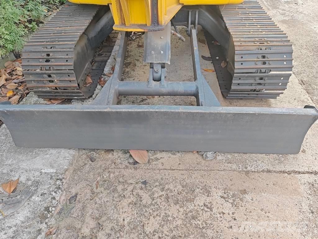 Komatsu PC 55 MR Mini kotrók < 7t