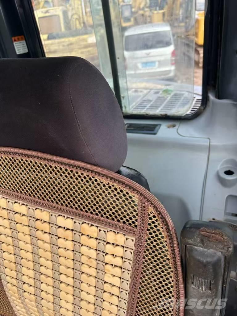 Komatsu PC 128 US Lánctalpas kotrók