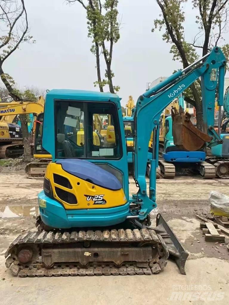Kubota U 25 Mini kotrók < 7t