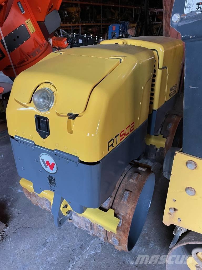 Wacker Neuson RTSC2 Vontatott vibrátoros hengerek