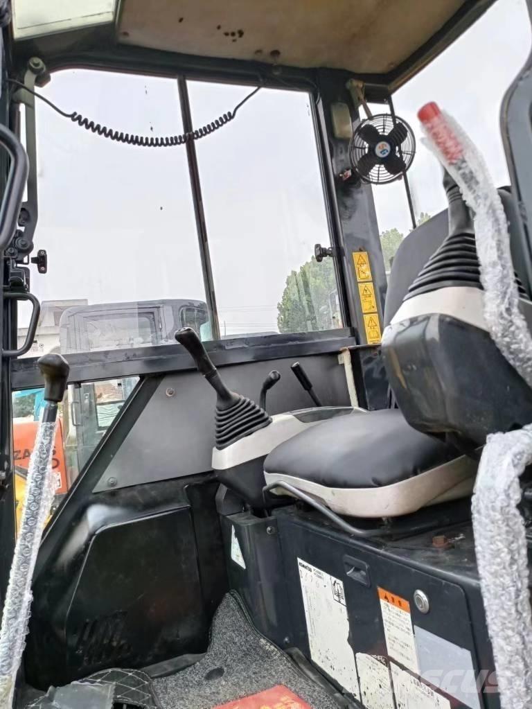 Komatsu PC 30 Mini kotrók < 7t