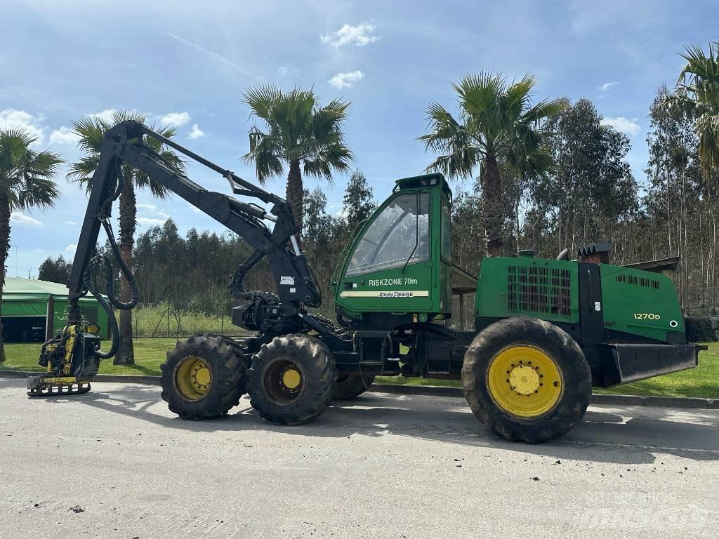 John Deere 1270 D Betakarítók