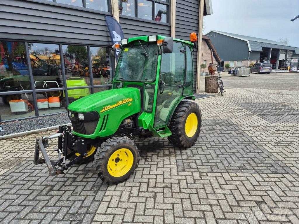 John Deere 2520 Kompakt traktorok