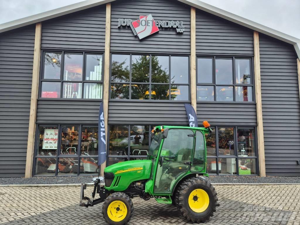 John Deere 2520 Kompakt traktorok