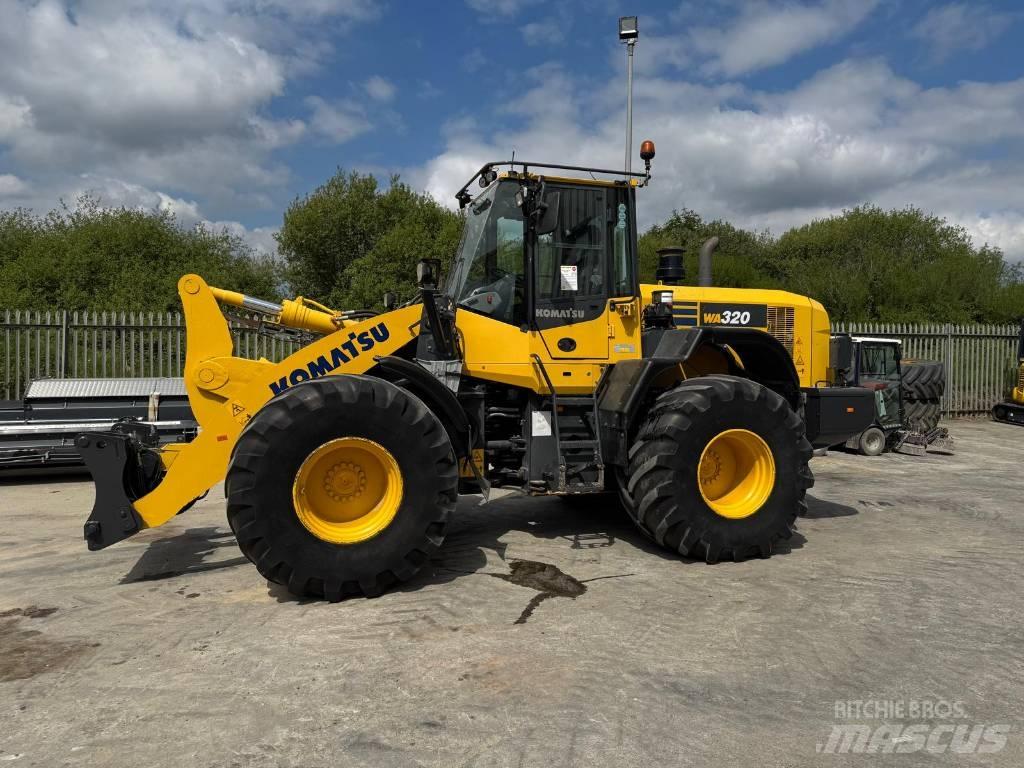 Komatsu WA320-7 Gumikerekes homlokrakodók
