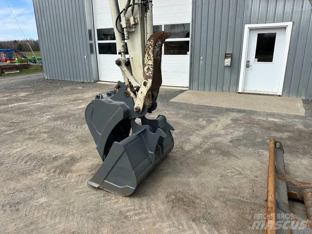 Takeuchi TB 260 Mini kotrók < 7t