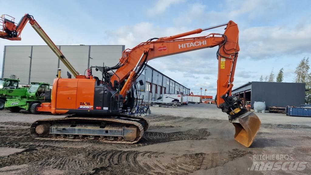 Hitachi ZX225USRLC-6 Lánctalpas kotrók