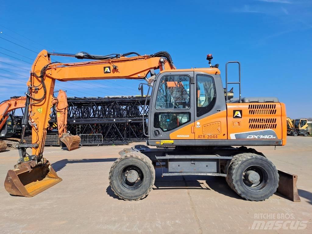 Doosan DX140W-5 Gumikerekes kotrók