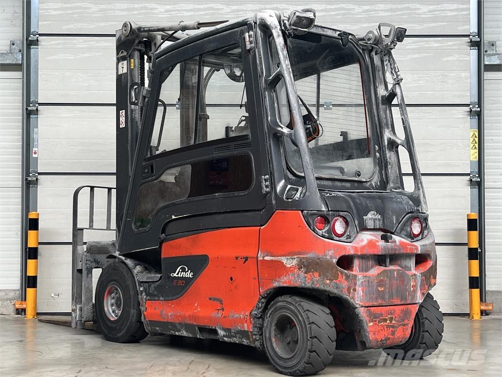 Linde E30L-01 Elektromos targoncák