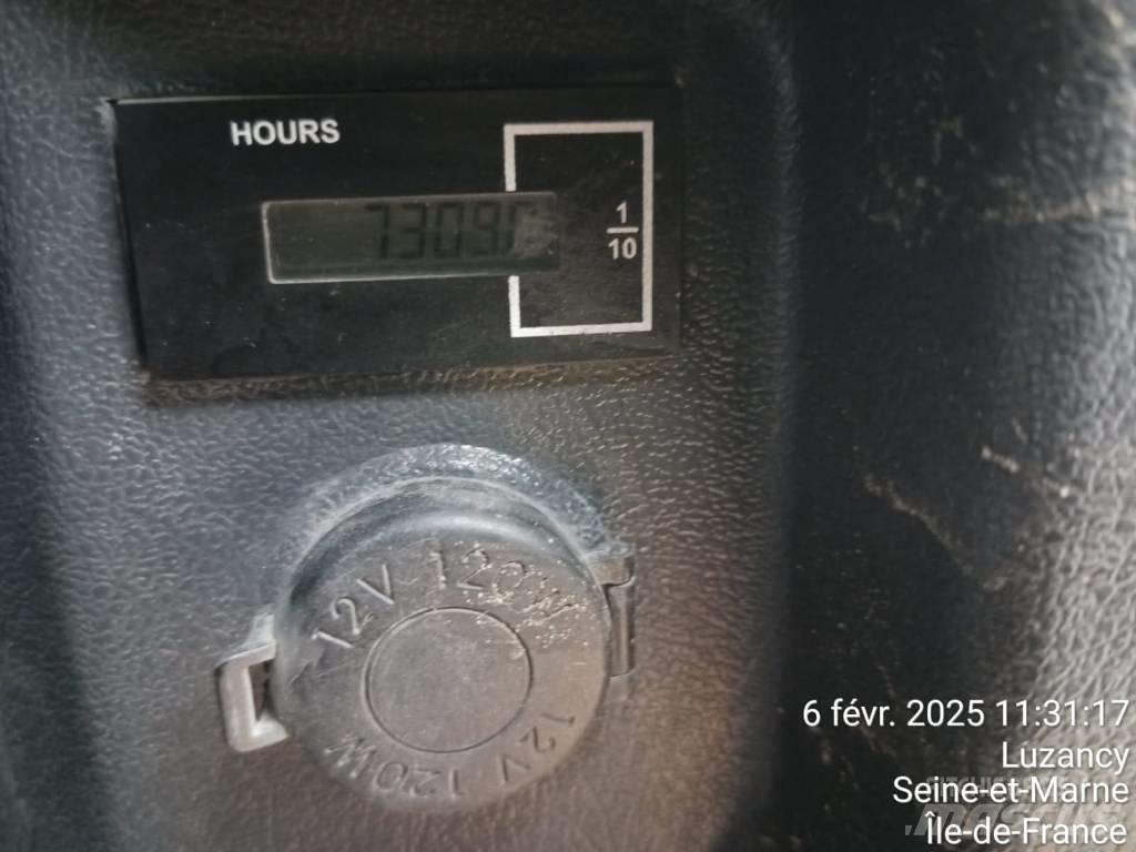 Hyundai HL 960 Gumikerekes homlokrakodók