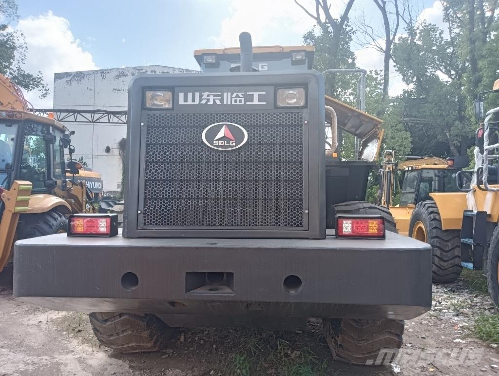 SDLG LG 956 L Gumikerekes homlokrakodók