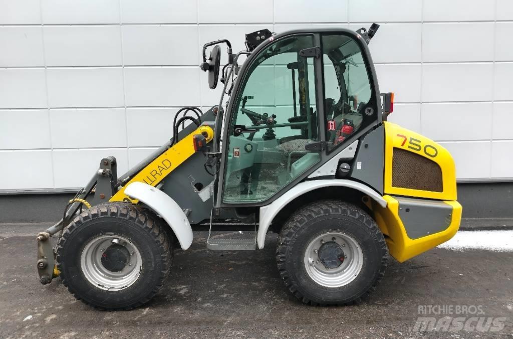 Kramer 750 Gumikerekes homlokrakodók