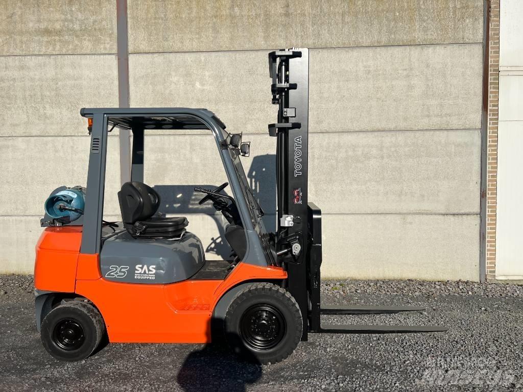 Toyota 42-7FGF25 Gázüzemű targoncák