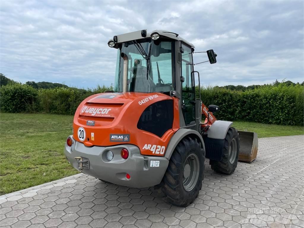Atlas AR420SL Gumikerekes homlokrakodók