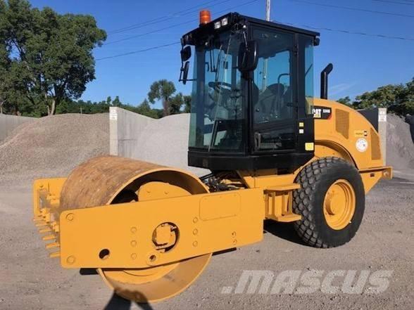 CAT CS44B Pneumatikus kerekes hengerek