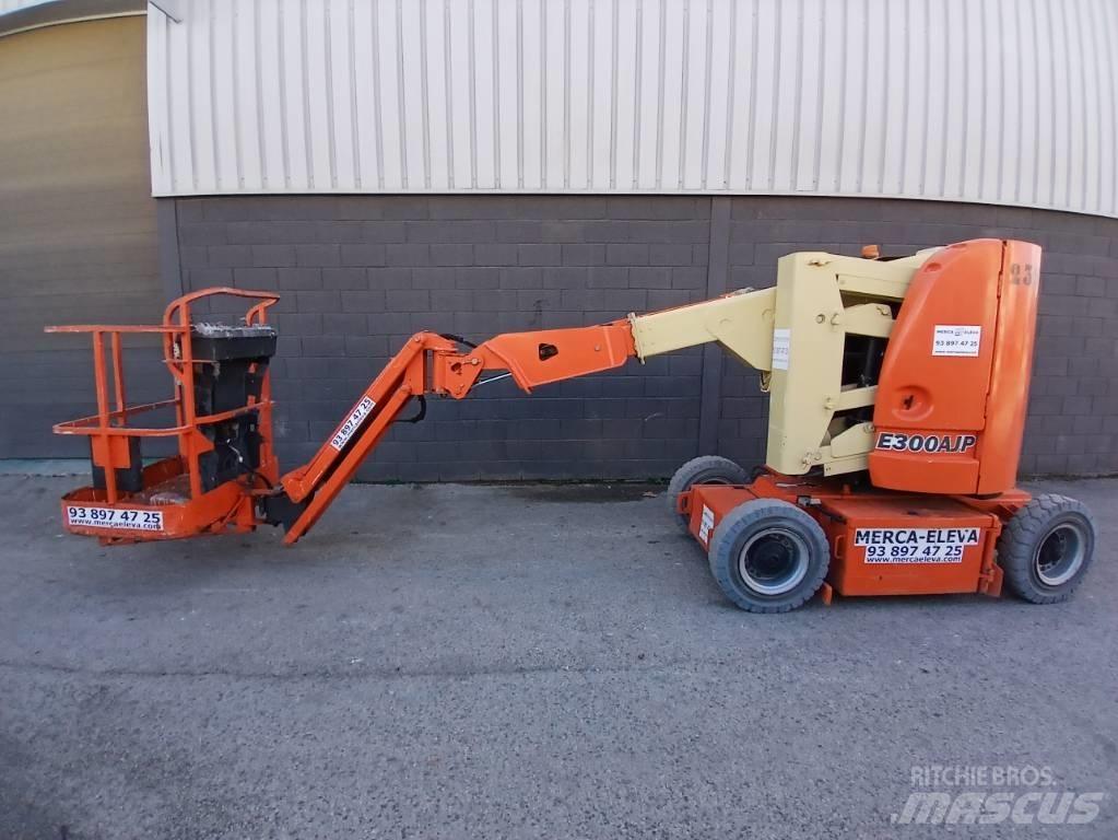 JLG E300AJP Karos emelők