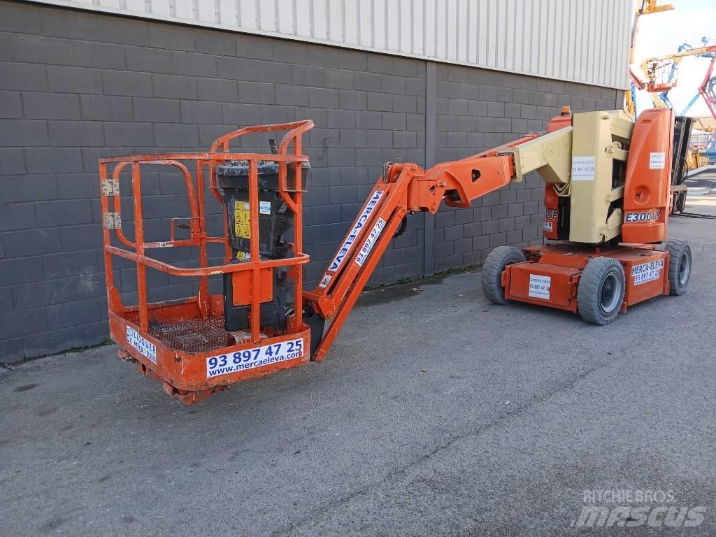 JLG E300AJP Karos emelők