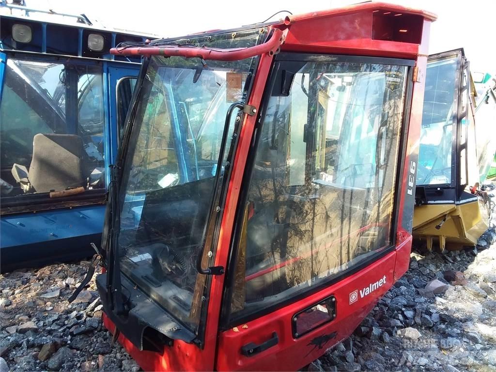 Valmet 931 Vezetőfülke és belső tartozékok
