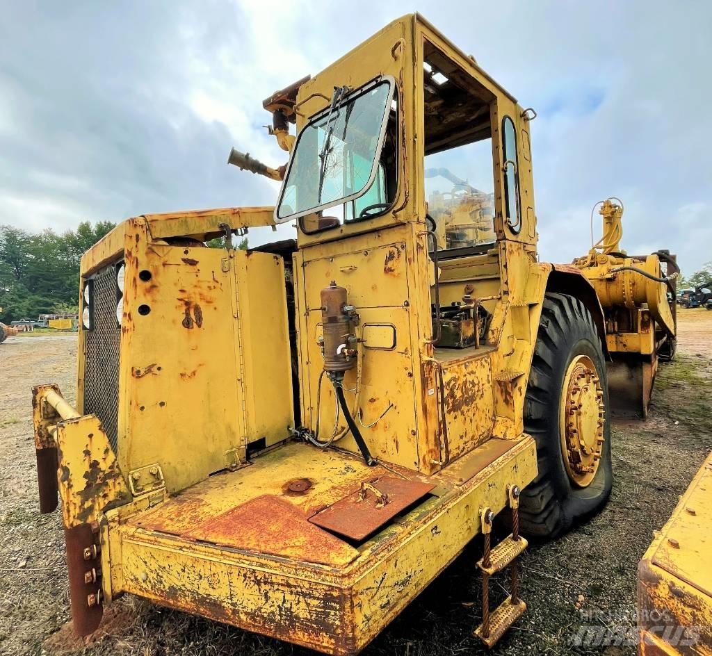 CAT 631 D Vízszállító teherautók
