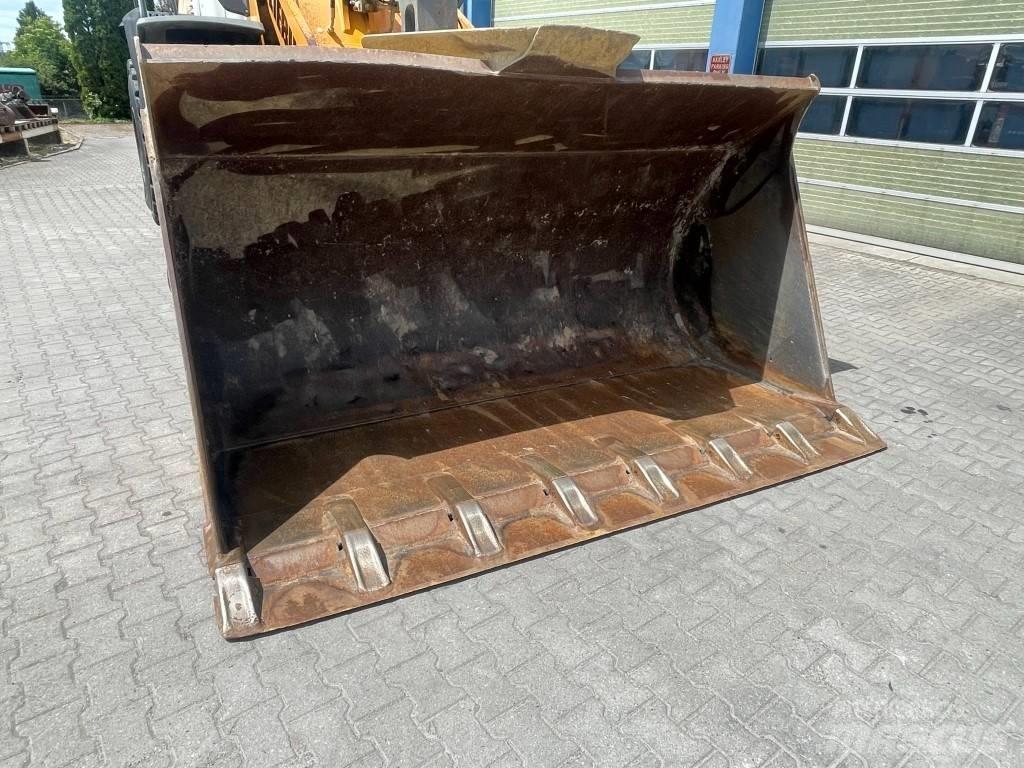 Liebherr L 576 Gumikerekes homlokrakodók