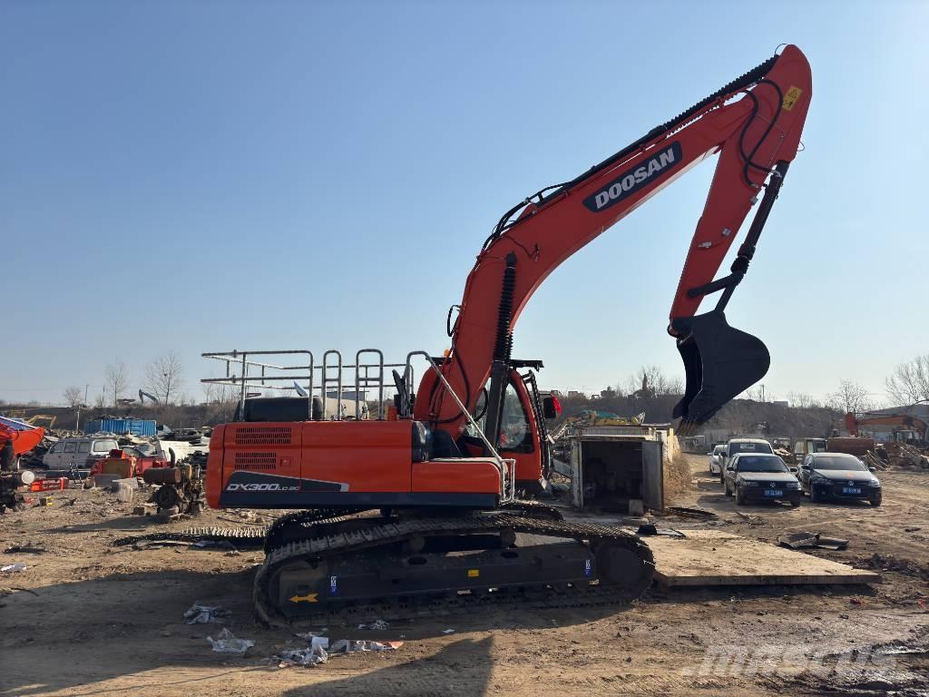 Doosan DX300 Lánctalpas kotrók